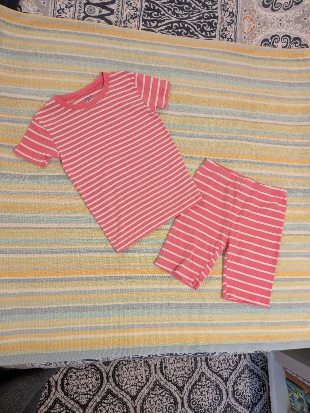 ⭐ Carter's pink & white striped pajamas PJ Set size 8